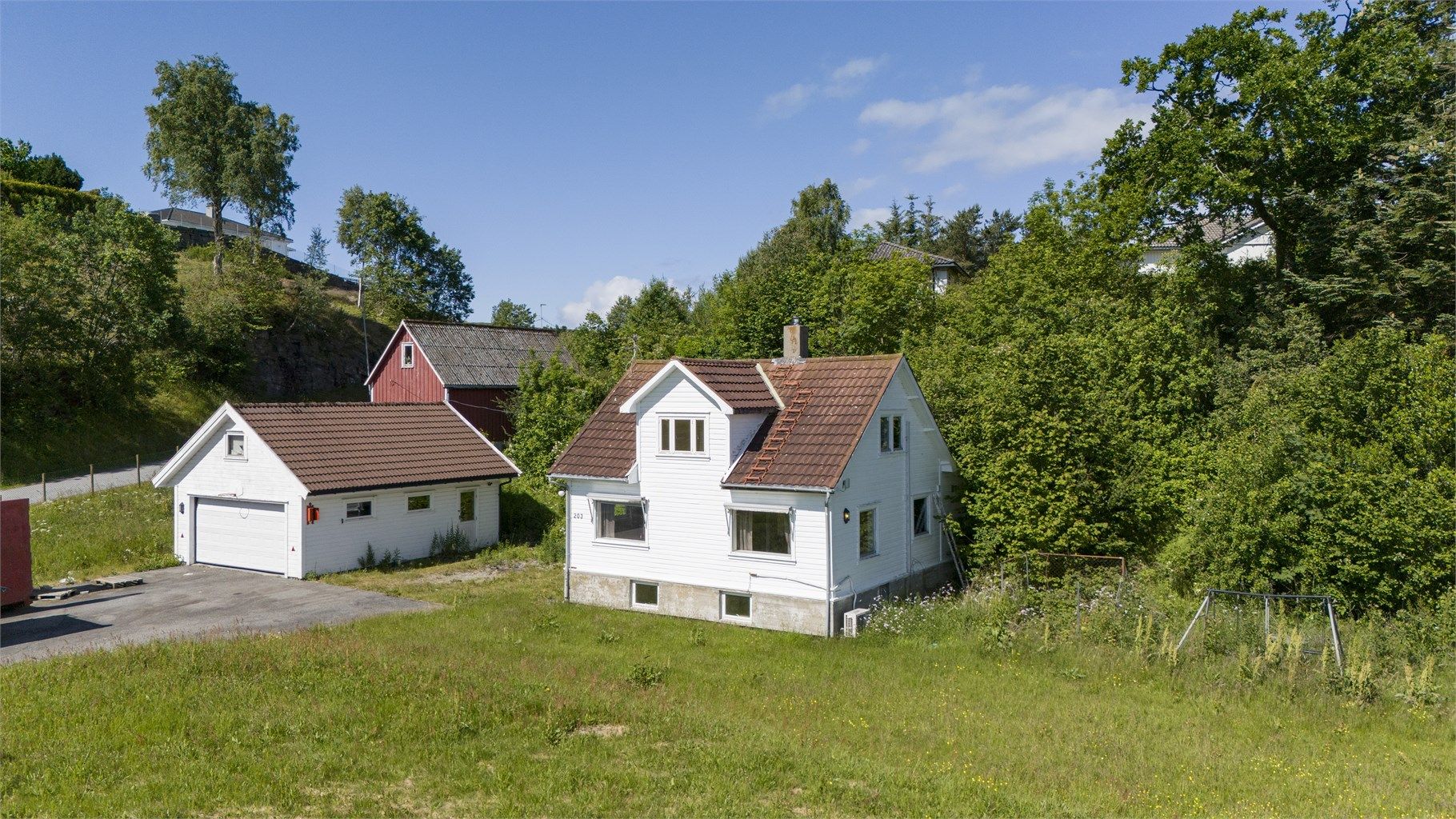 Fasade bolig og garasje