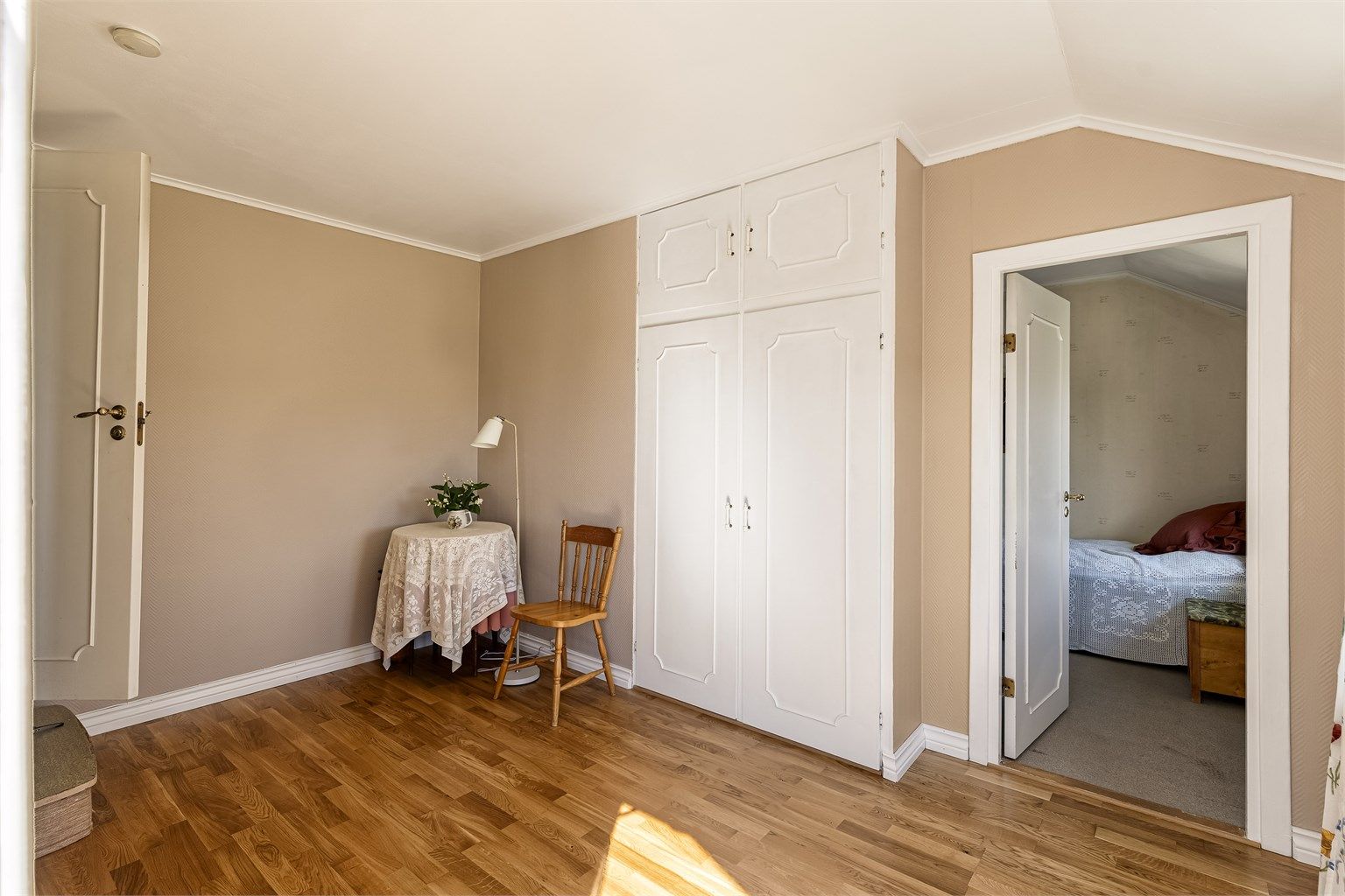 Garderobe og mellomgang til soverom (se salgsoppgaven for nærmere informasjon)
