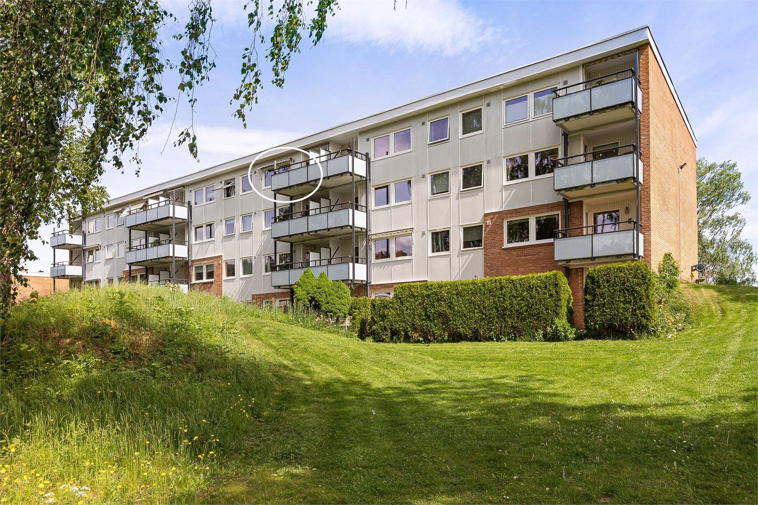 Vestvendt fasade - markeringen viser leilighetens beliggenhet 