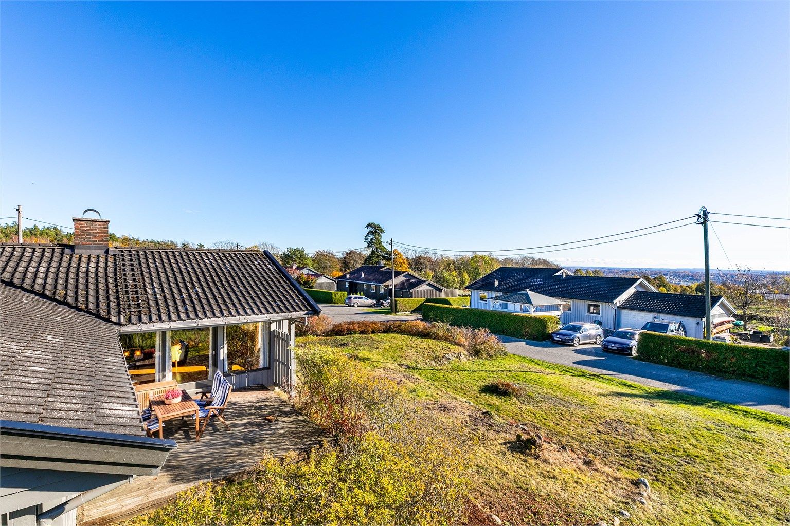 Boligområdet ligger høyt og luftig på Jeløy, en kort kjøretur unna byen.