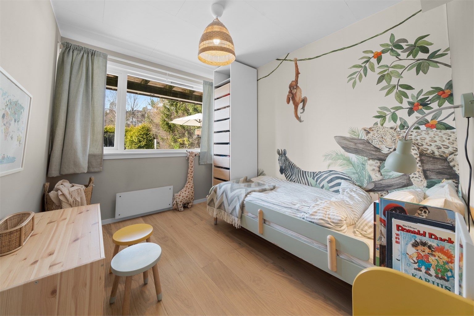 Soverom 2 er innredet som et flott barnerom