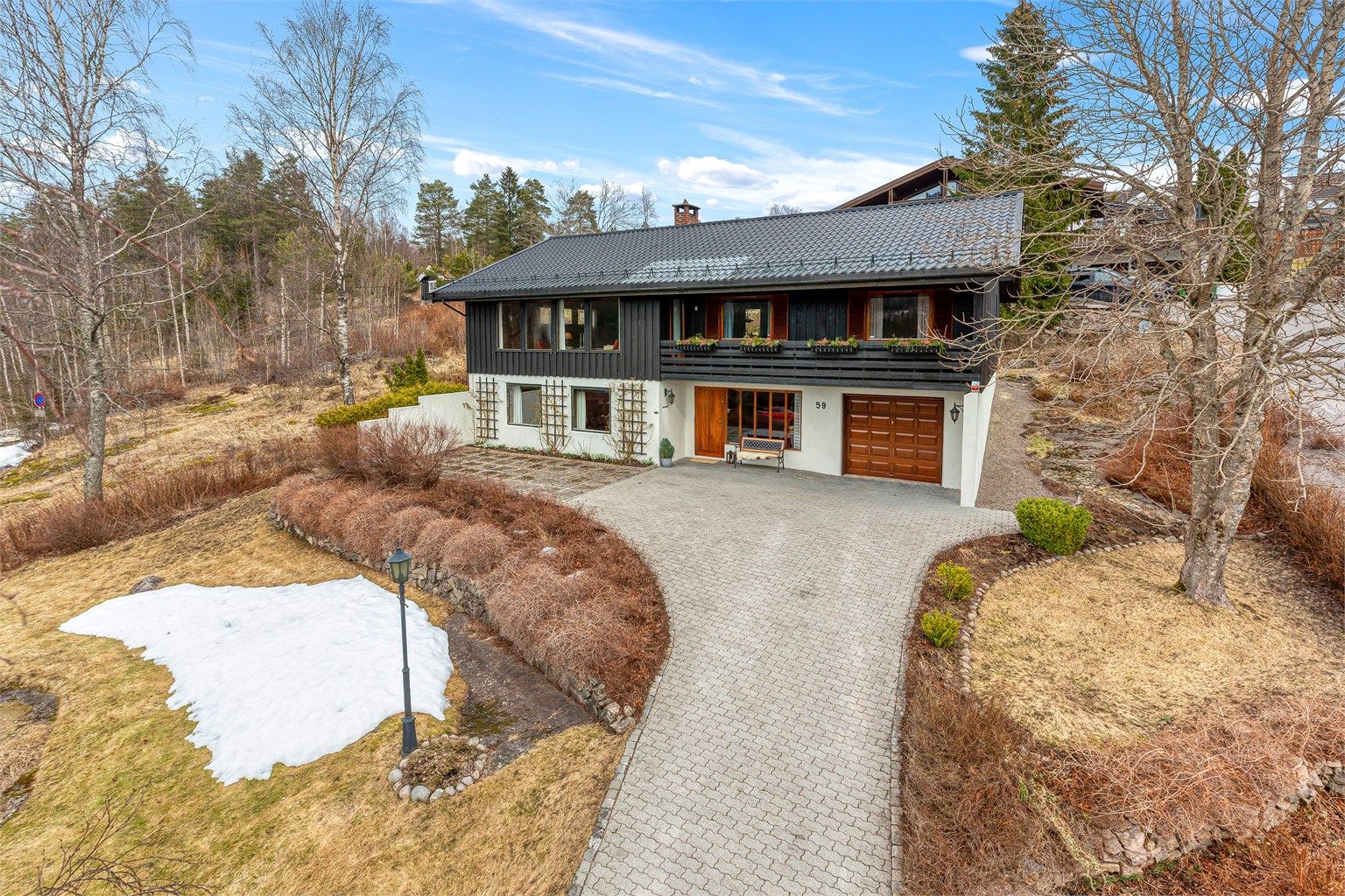 Velkommen til denne eldre flotte boligen innerst i Tumyrveien.