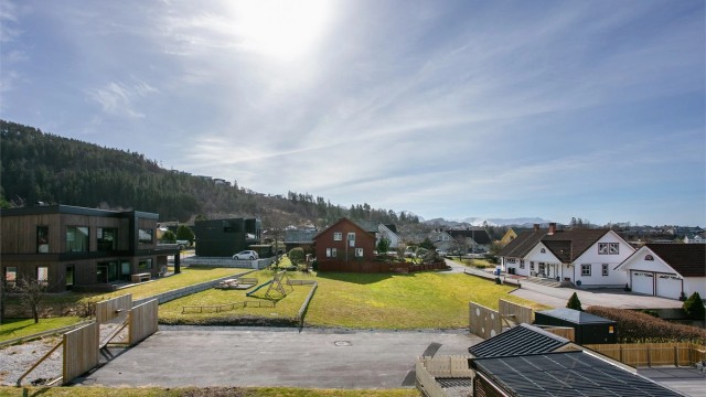Flott utsikt mot sydvest med gode solforhold