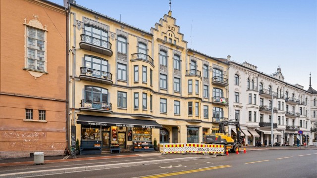 Eiendommen er en klassisk bygård fra 1903, sentralt på populære St. Hanshaugen.