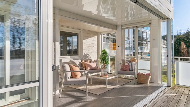 - På utsiden har man en terrasse på ca. 9 kvm -