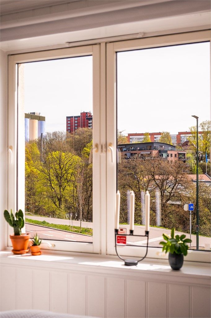 Utsikt fra hovedsoverom mot Akerselva