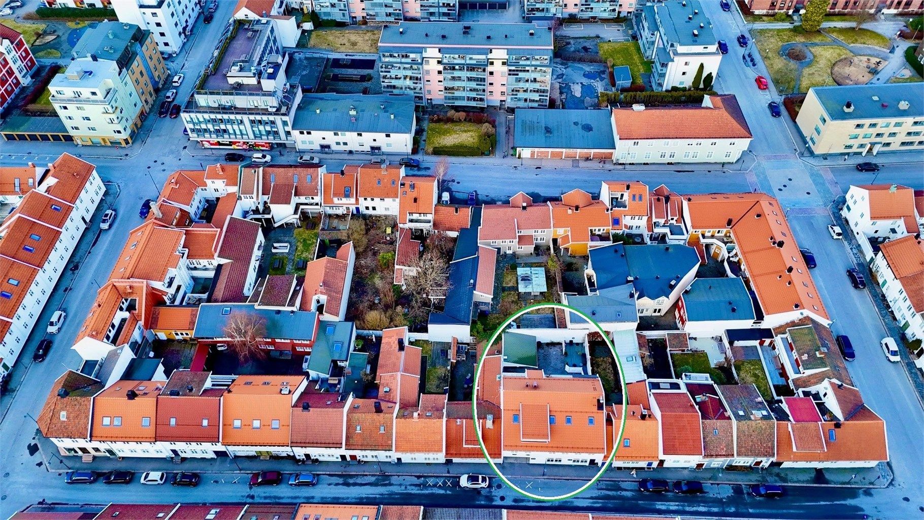 Oversiktsbilde sett ovenfra med omriss rundt Skippergata 107