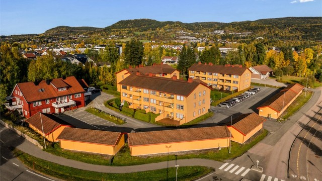 Det er ca. 12 min gangavstand til jernbanestasjon/bussterminal