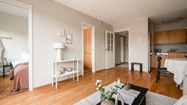 Leiligheten har en fin og praktisk planløsning som gjør rommene enkle å innrede.