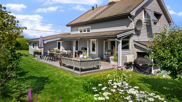 Kort gangavstand til bussholdeplass samt flotte tur- og rekreasjonsområder