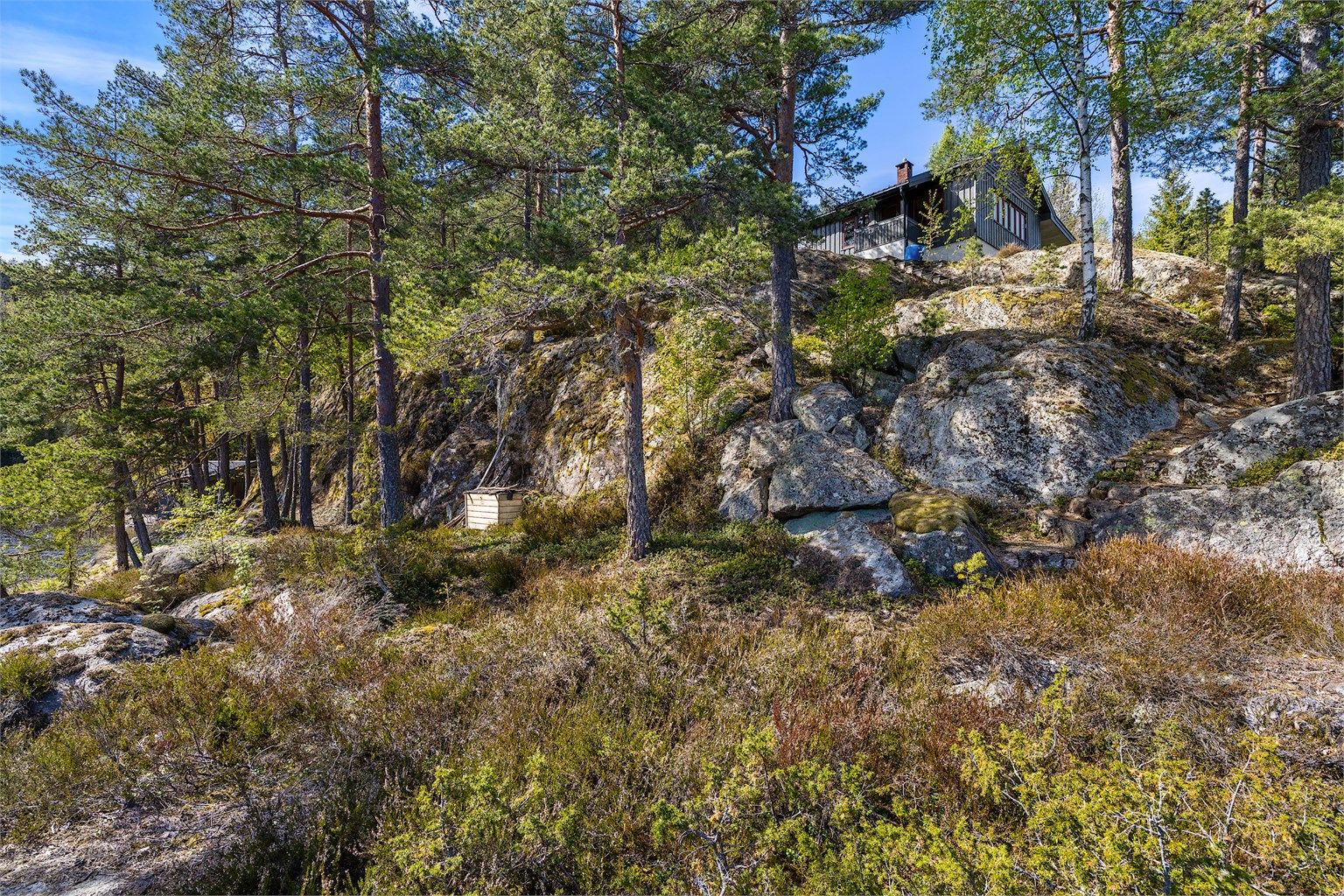 Tomten er utpreget naturtomt