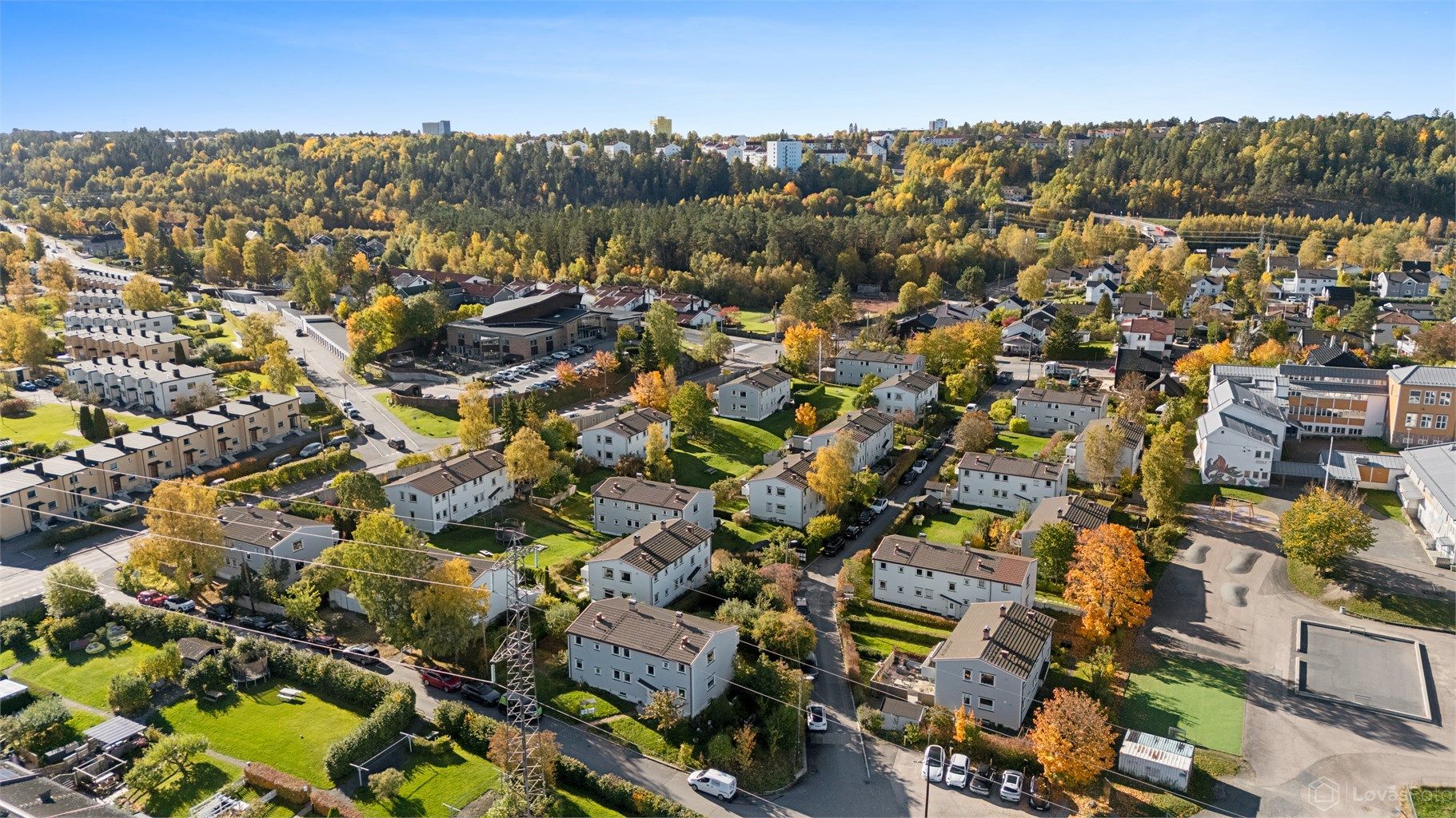 Kort vei til Østmarka gir flotte rekreasjonsmuligheter sommer som vinter.