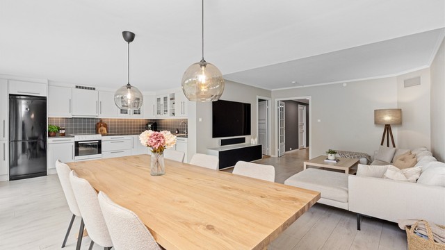 Lys moderne og åpen kjøkken løsning