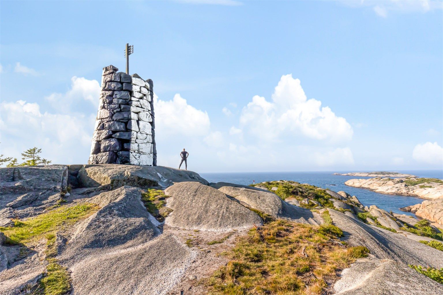 Tønsberg tønne er et markant sjømerke ved innseilingen til Tønsbergfjorden.  Tønsberg tønne ligger helt sørøst på Østerøya