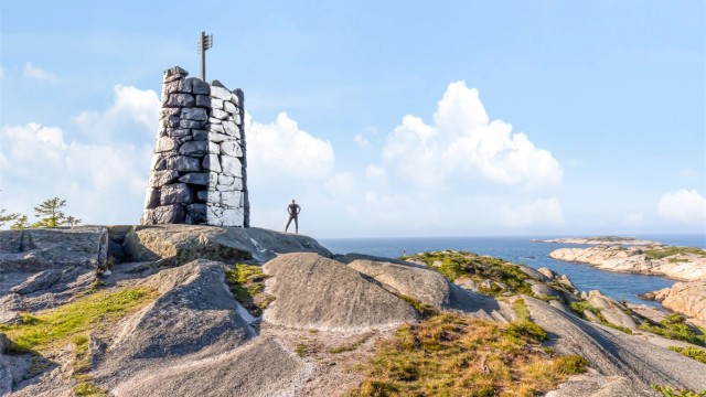Tønsberg tønne er et markant sjømerke ved innseilingen til Tønsbergfjorden. Tønsberg tønne ligger helt sørøst på Østerøya