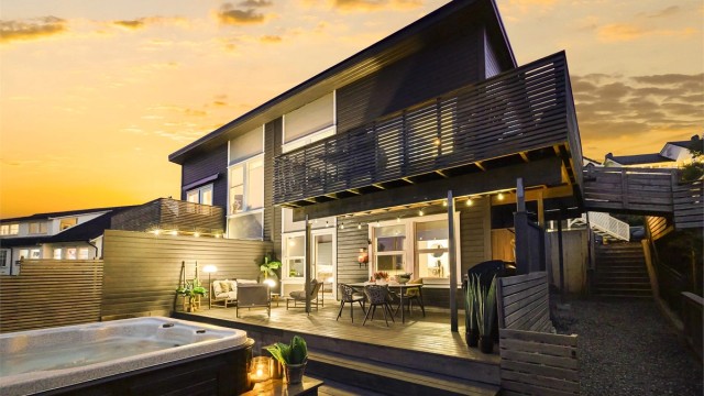 Velkommen til Nedre Hagen 34C- Nydelig halvpart av tomannsbolig fra 2017 med flotte private uteområder. Perfekt familiebolig.