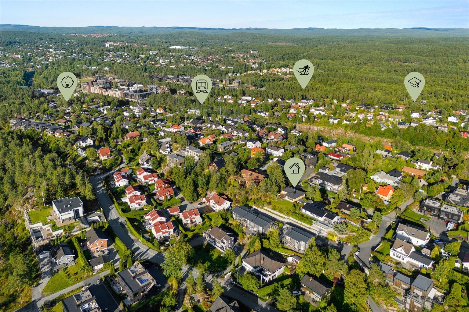 Beliggenheten er rolig og barnevennlig, samtidig som du har kort vei til skoler, barnehager, Myrvoll torg, tog, buss og marka med lysløyper og turstier. Her er det lett å trives!