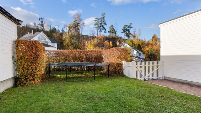 Opparbeidet rekk for en mer privat hagedel også på forsiden