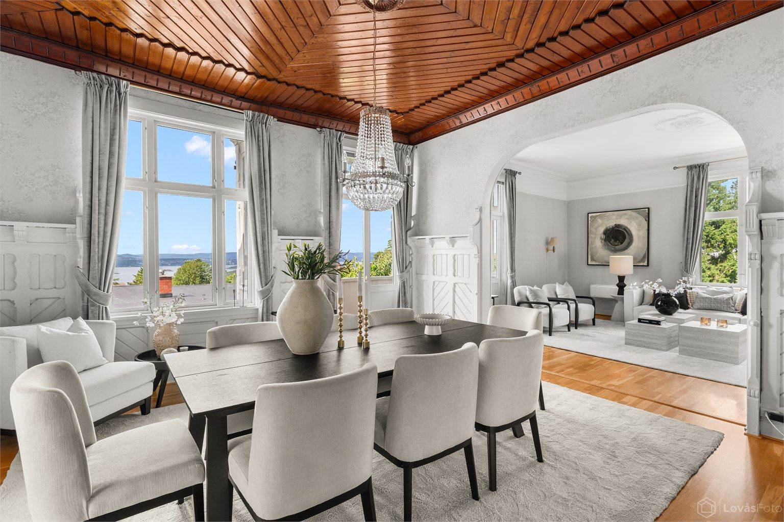 Velkommen til Seterveien 14C - Stor og solrik klassisk leilighet | Fantastisk fjordutsikt | God takhøyde | Veranda | Parkering - Foto: Løvås Foto