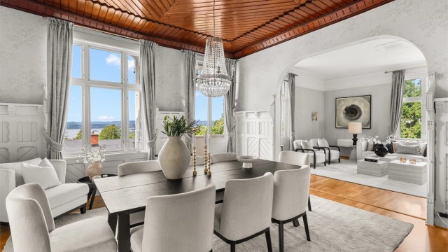 Velkommen til Seterveien 14C - Stor og solrik klassisk leilighet | Fantastisk fjordutsikt | God takhøyde | Veranda | Parkering - Foto: Løvås Foto