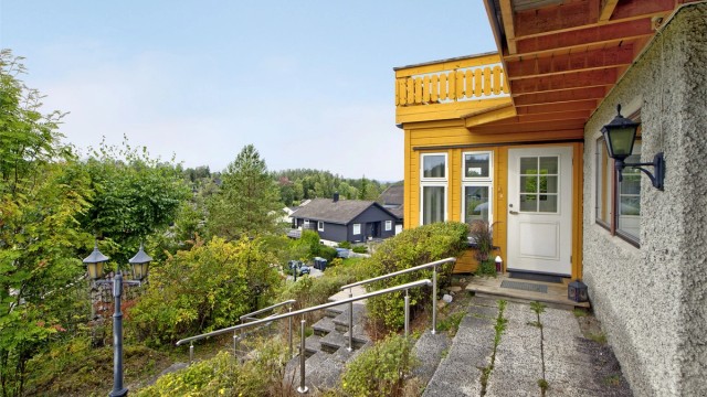 Inngangsparti - delvis overbygget