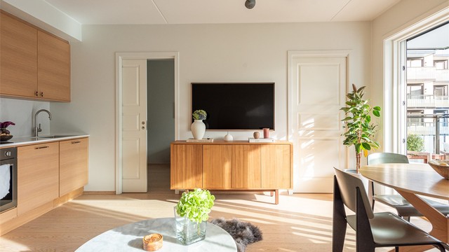Veggflatene ble malt i tidsriktige farger i 2021.
