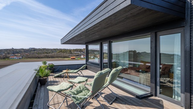 Takterrassen har gulv av vedlikeholdsvennlig Kebony, lagt i 2017.