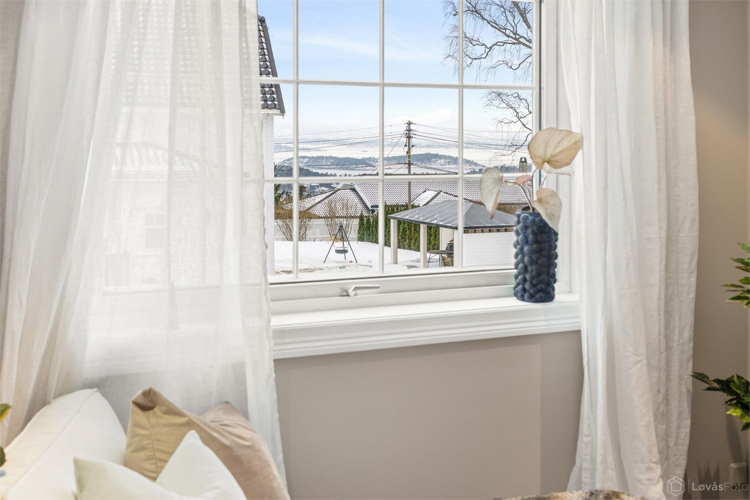 Fjordutsikt fra tv-stuen