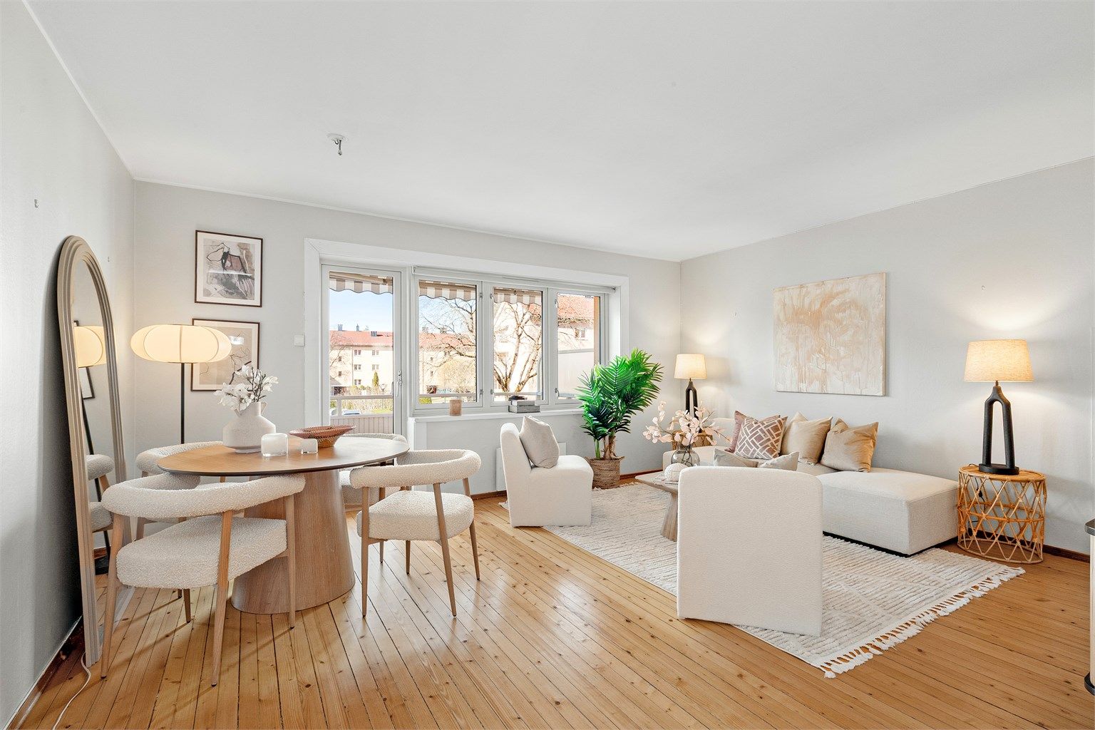 Lys og koselig leilighet med fin beliggenhet i byggets 2. etasje