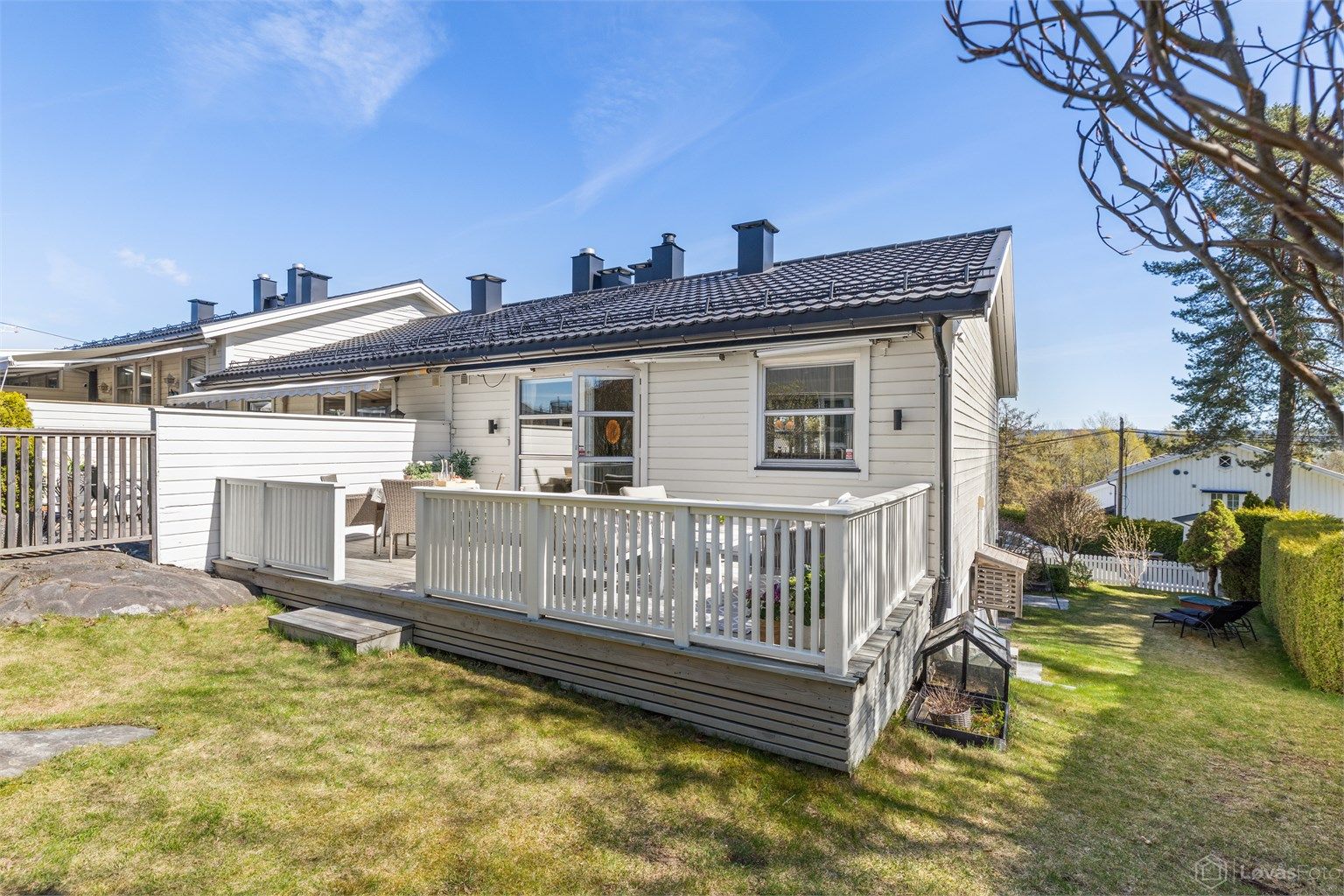 Et innholdsrikt enderekkehus med en skjermet hage, beliggende for enden av en rolig blindvei.
Foto: Løvås Foto