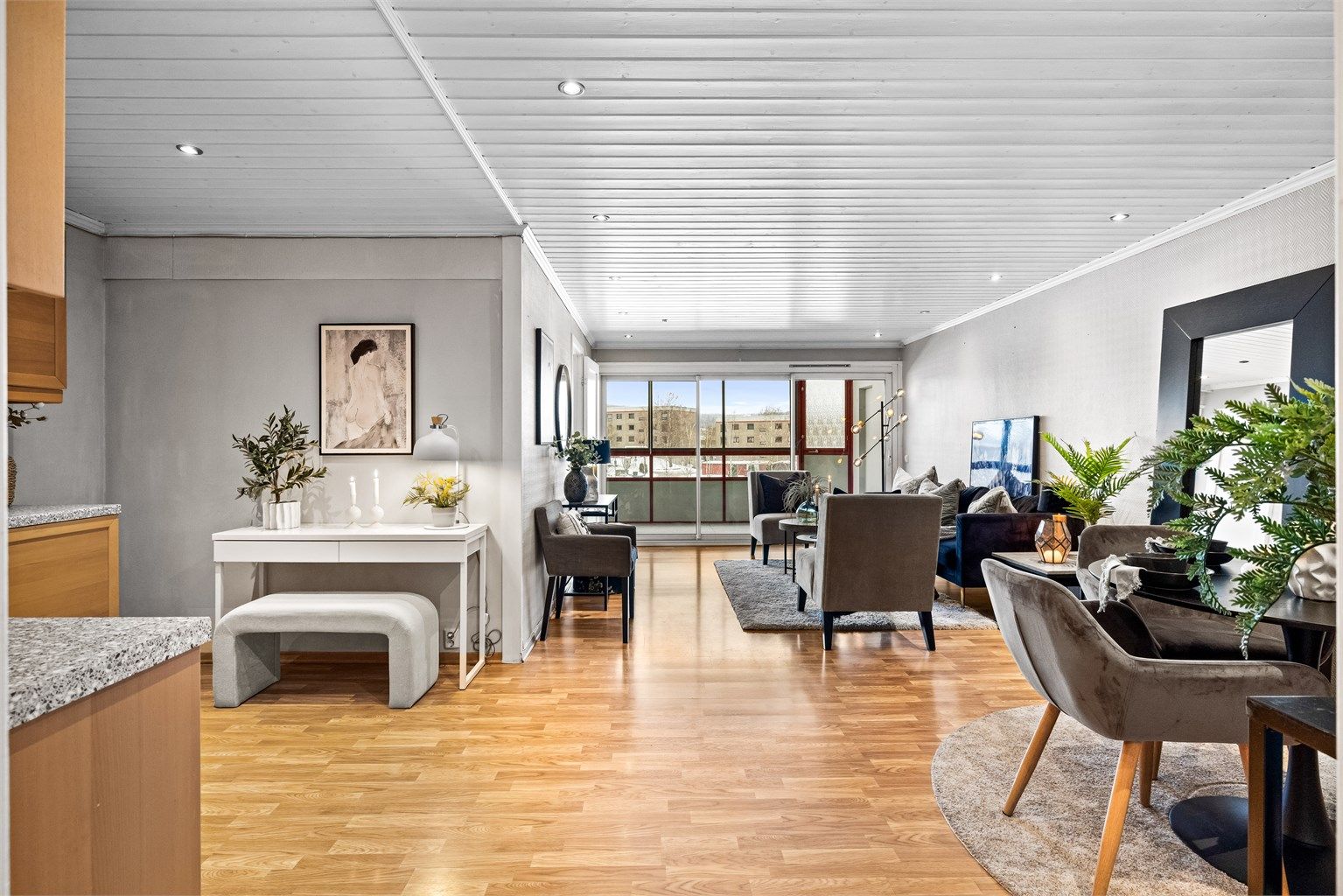 Eiendomsmegler Krogsveen v/Vegard Gran-Andersen ønsker velkommen til Norbyveien 221