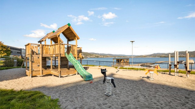 Lekeplass og badeplass i nærområdet