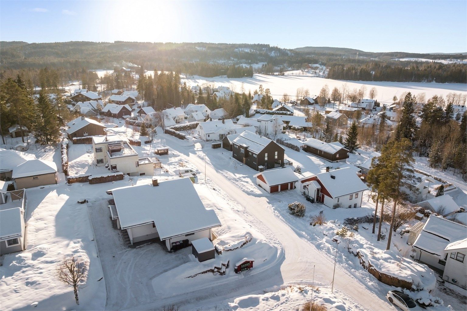 Nærmeste barnehage ligger kun 4 minutters gange fra boligen.