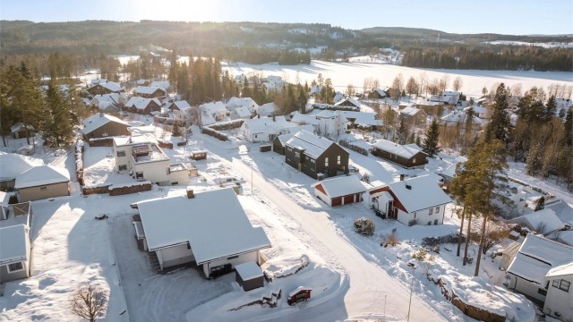 Nærmeste barnehage ligger kun 4 minutters gange fra boligen.