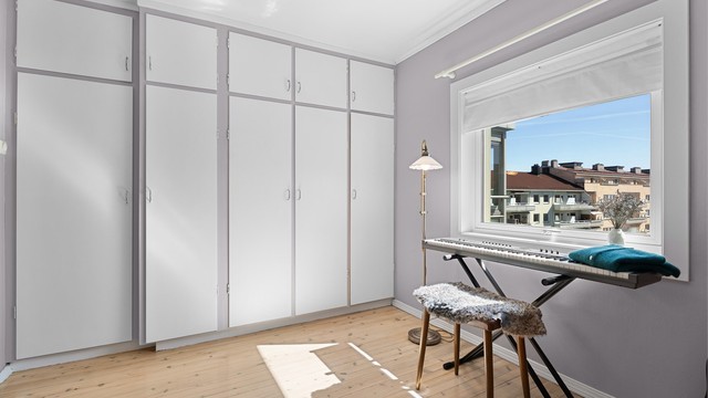 Stor innebygd garderobe
