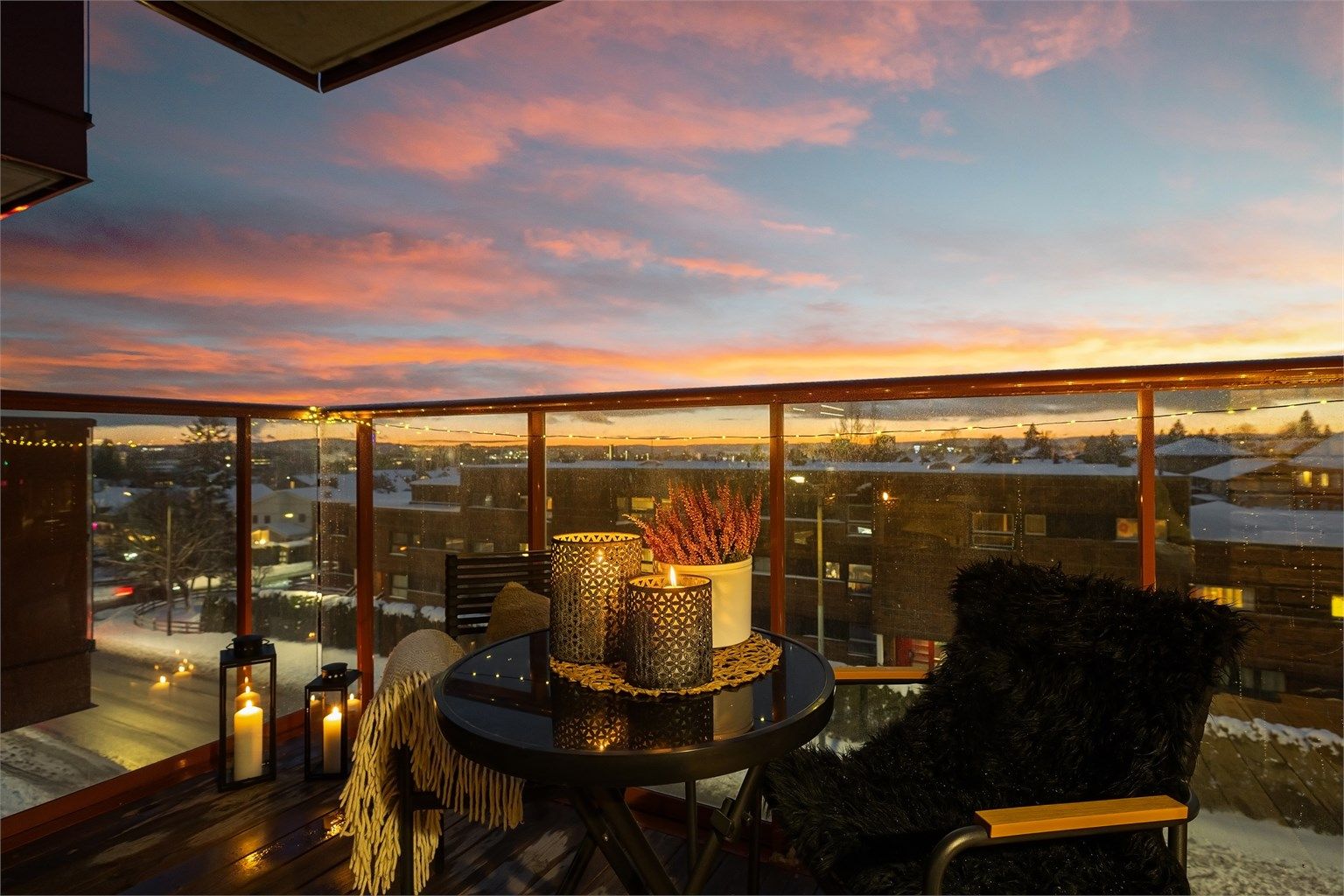 En rålekker 2-roms fra 2024 med vestvendt balkong og høy standard!