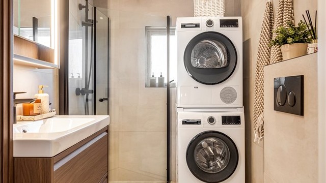 Badet ble oppgradert i 2024 og har opplegg for vaskemaskin og tørketrommel.