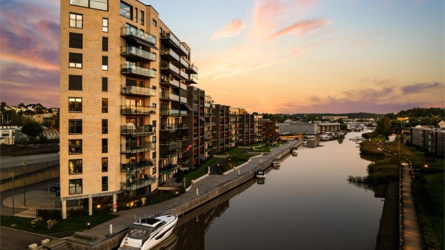 Elevert i høyden av 11. etasje på Seut Brygge ligger denne penthouseleiligheten det ikke finnes maken til.