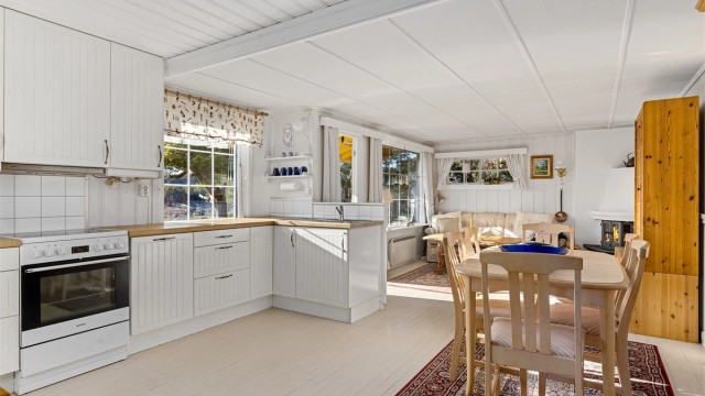 Stilen i hytta er tradisjonell. Plassen er utnyttet for at den skal bli så funksjonell som mulig og gi plass også til gjester.