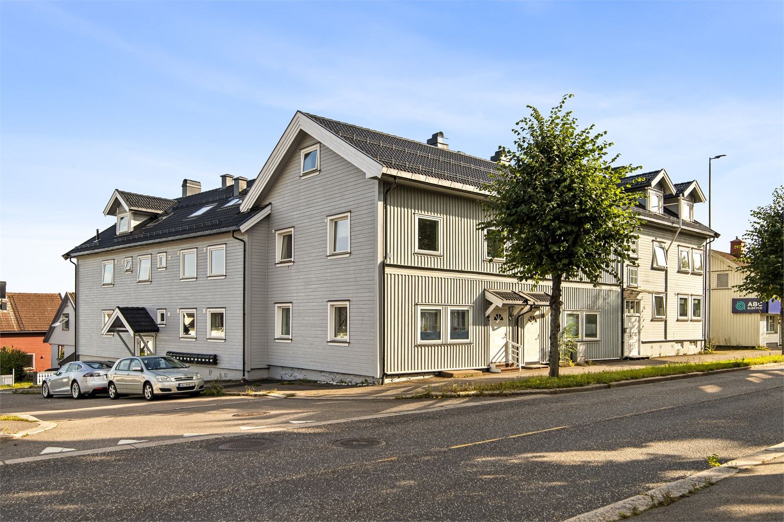 Horten sentrum byr på b.la kino, bibliotek, restauranter, Sjøsiden kjøpesenter, forretninger, caféer, m.m. 