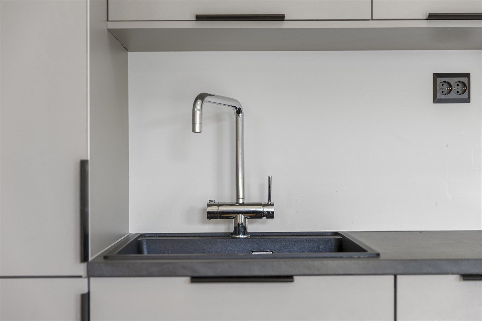 For ekstra trygghet er det installert vannstoppsystem på kjøkkenet.