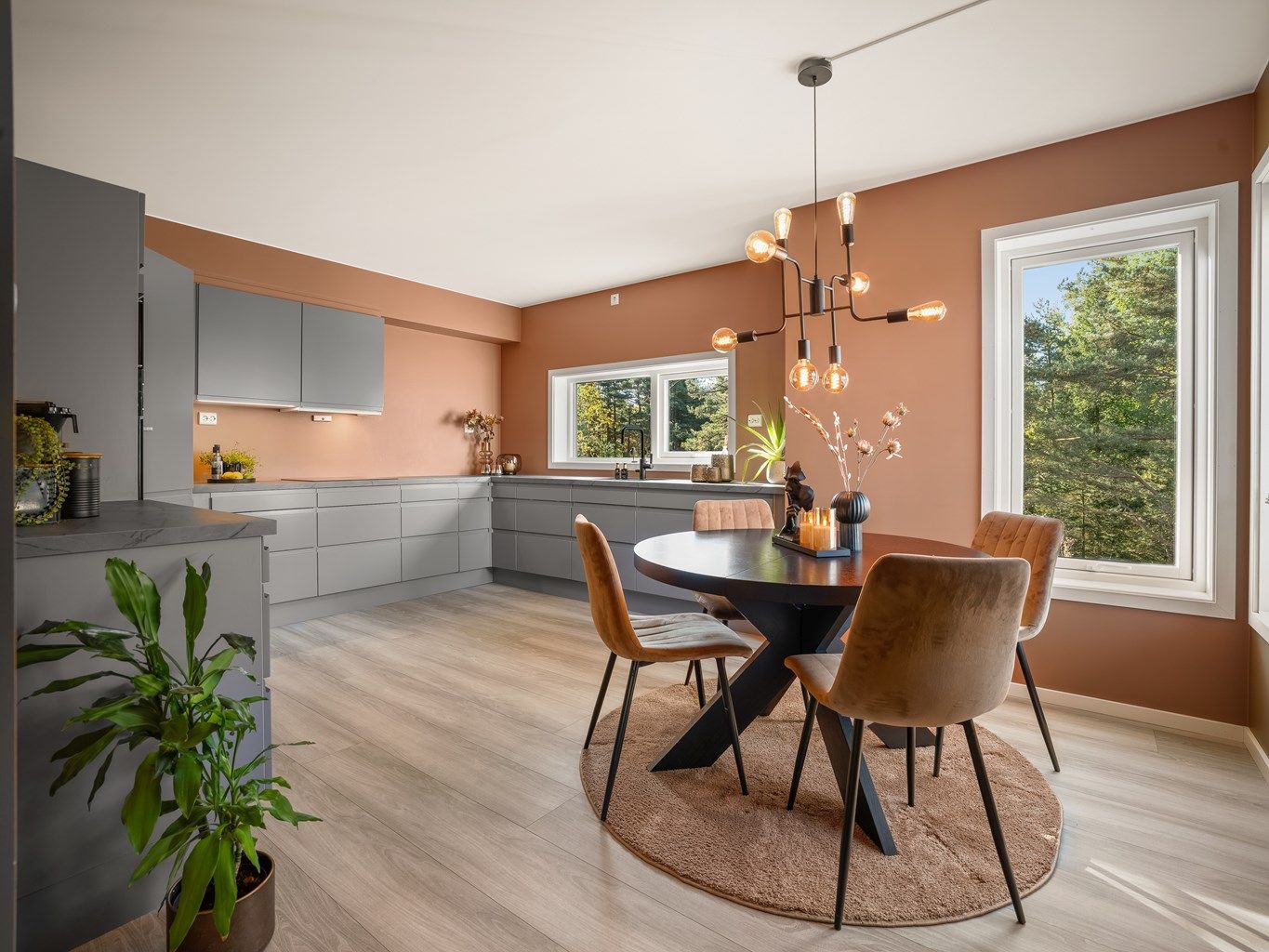 Regimentveien 27 presenteres av Atle Horvei i Krogsveen.