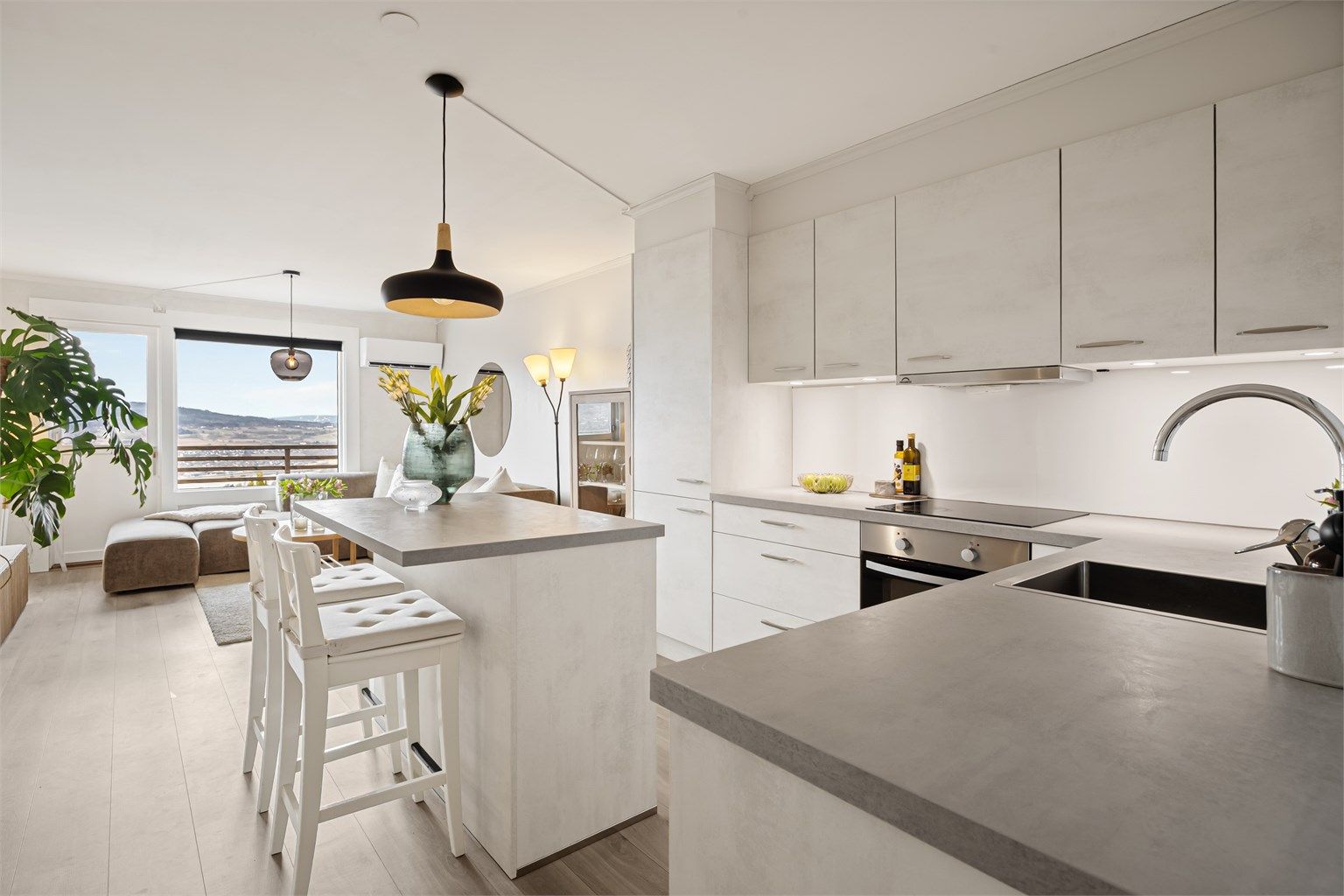 Kjøkkenøy med to sitteplasser