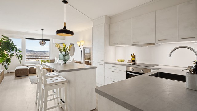 Kjøkkenøy med to sitteplasser