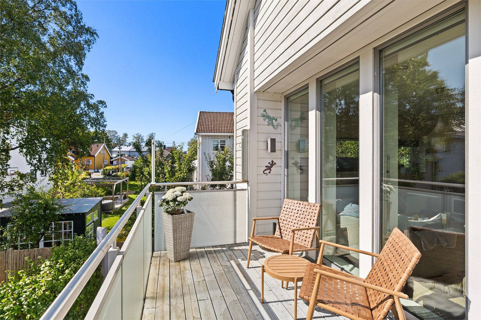 Balkongen er på 9 m² og har god plass til en sittegruppe.