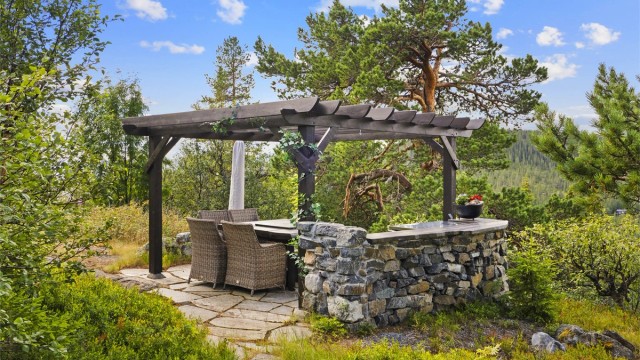 Flott opparbeidet pergola