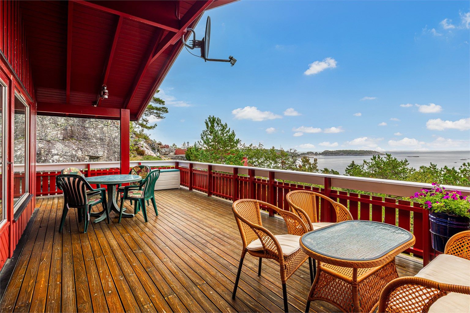 Usjenert og med fantastisk utsikt. 