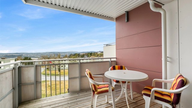 Velkommen til Othilienborgvegen 53C – en romslig og innholdsrik 4-roms leilighet med attraktiv beliggenhet og flott utsikt på Othilienborg.