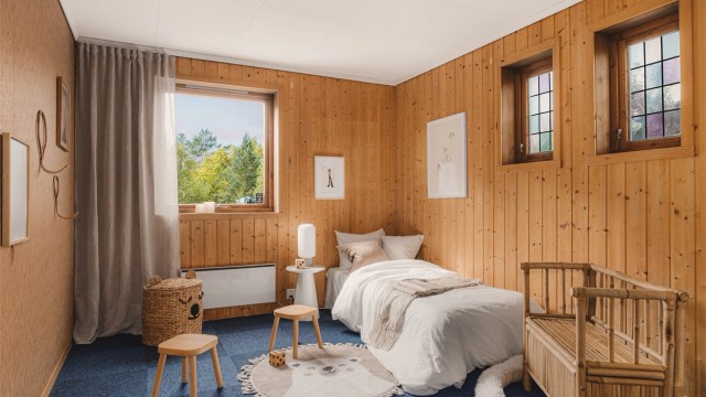 Soverom i underetasjen med plass til seng og eventuelt skrivebord.