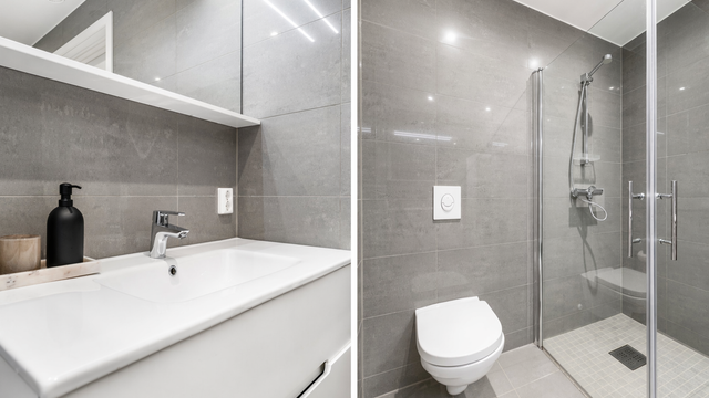 Dusjdørene kan svinges inn for å maksimere tilgjengeligheten av badets ca. 5 kvm. gulvflate. Digitalt redigert av KI.